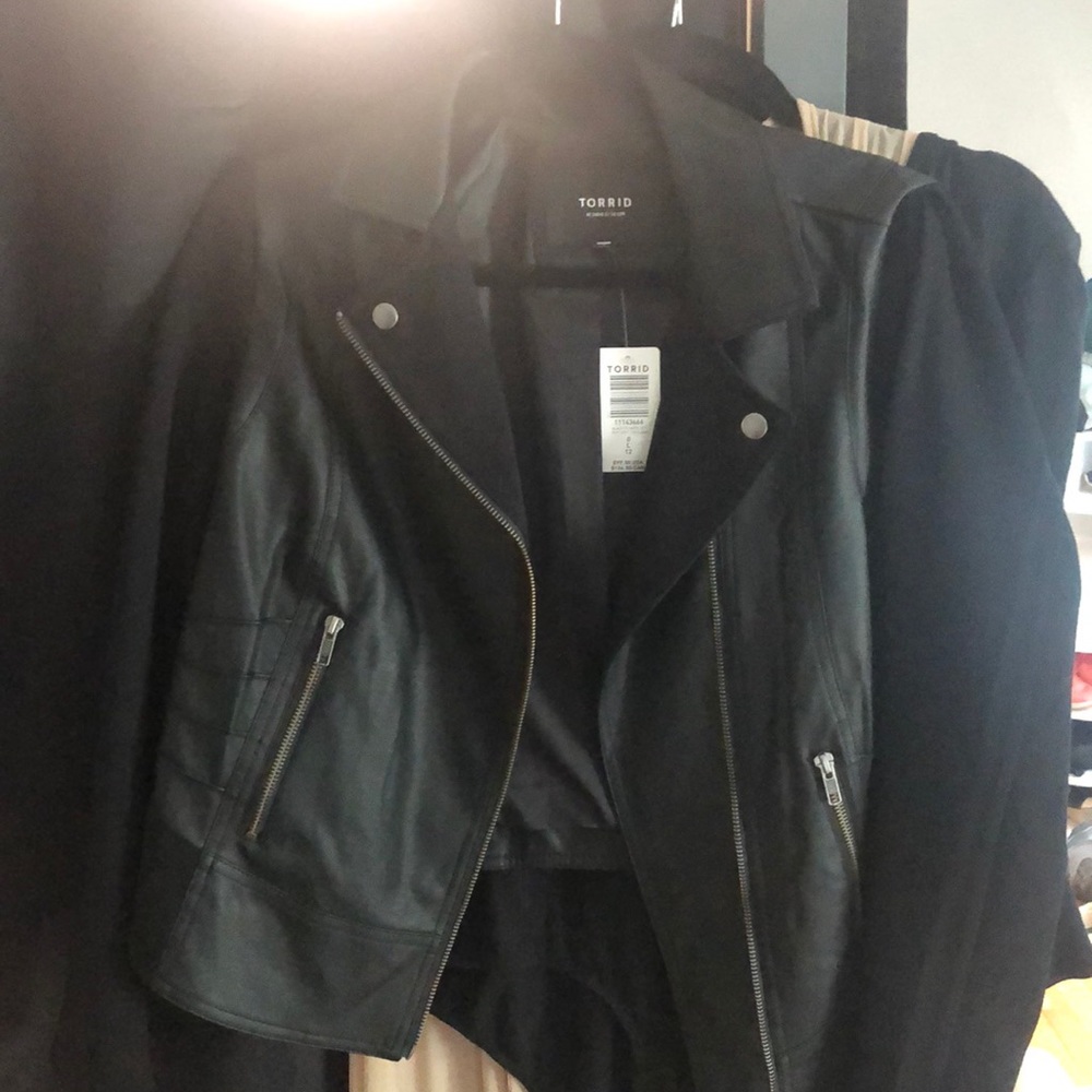 Brand new cropped leather jacket